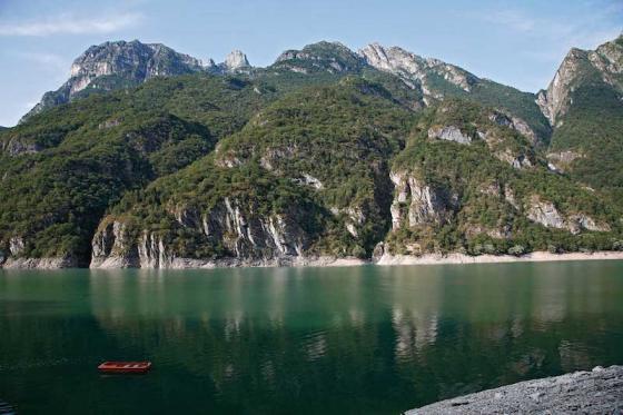 lago-del-mis-parco-dolomiti-belluno