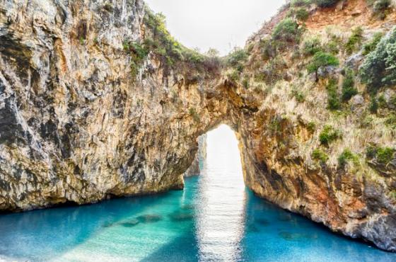 La splendida spiaggia di Arcomagno