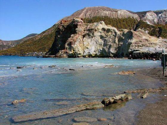 La Spiaggia delle Fumarole