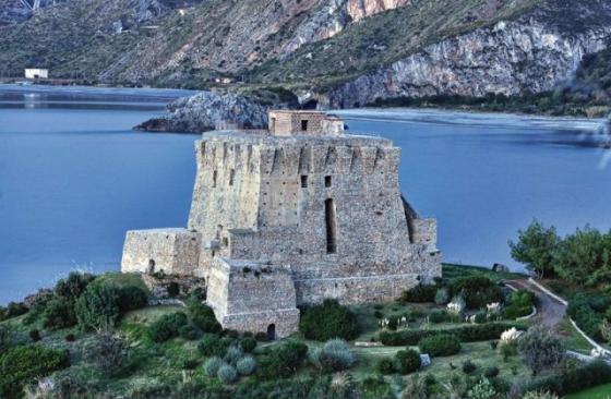 La Torre Crawford, che svetta sulla città